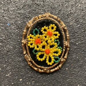 Floral pendant /brooche vintage